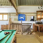 And Mobile With Spacious Garden Casa de Férias *