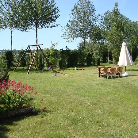 And Mobile With Spacious Garden 펜션