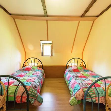 And Mobile With Spacious Garden 펜션 Gouvets