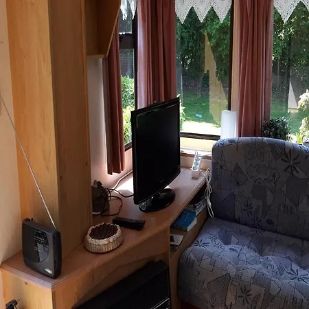 펜션 And Mobile With Spacious Garden Gouvets