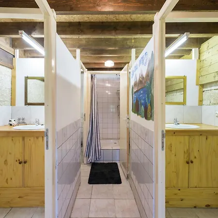 펜션 And Mobile With Spacious Garden
