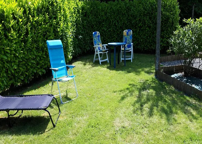 Holiday Home And Mobile Home With Spacious Garden *