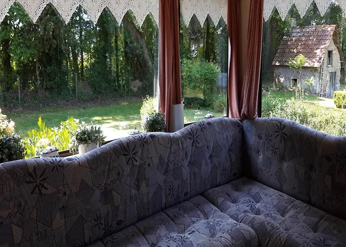 Holiday Home And Mobile Home With Spacious Garden *